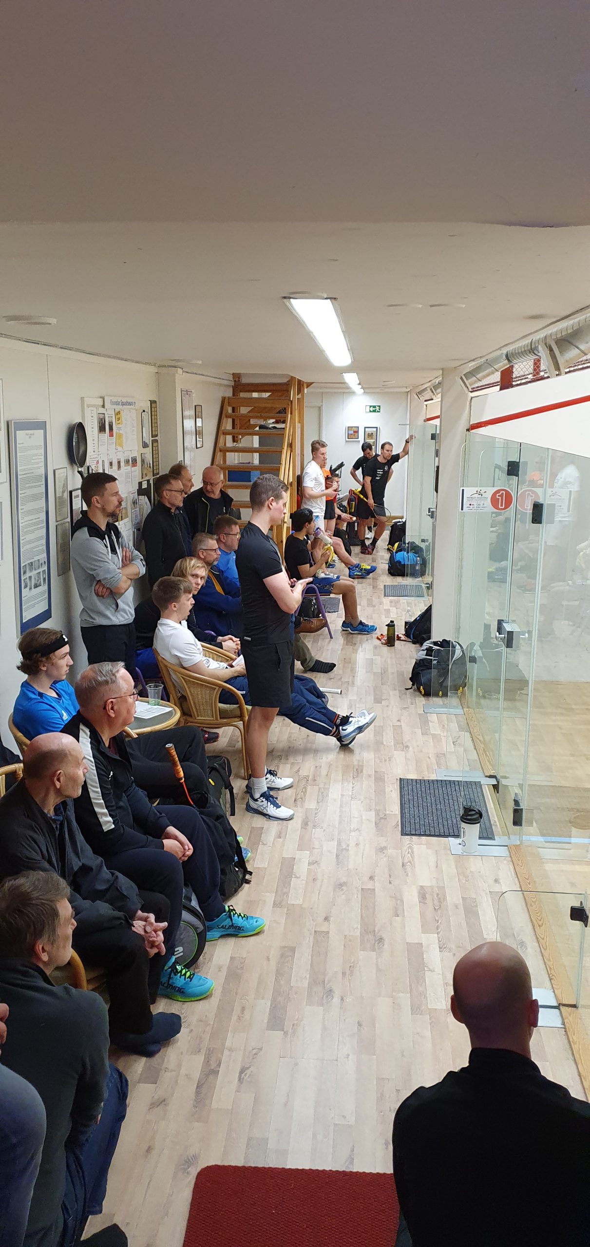 Squashliigaa Tähtisquash-kotihallilla